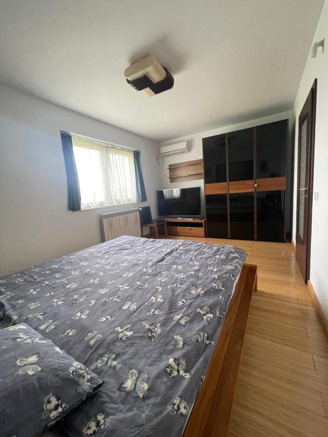 Sunny Two Room Apartment, Baneasa, Petrom City, Free Wi-Fi And Underground Parking Bukarest Exterior foto
